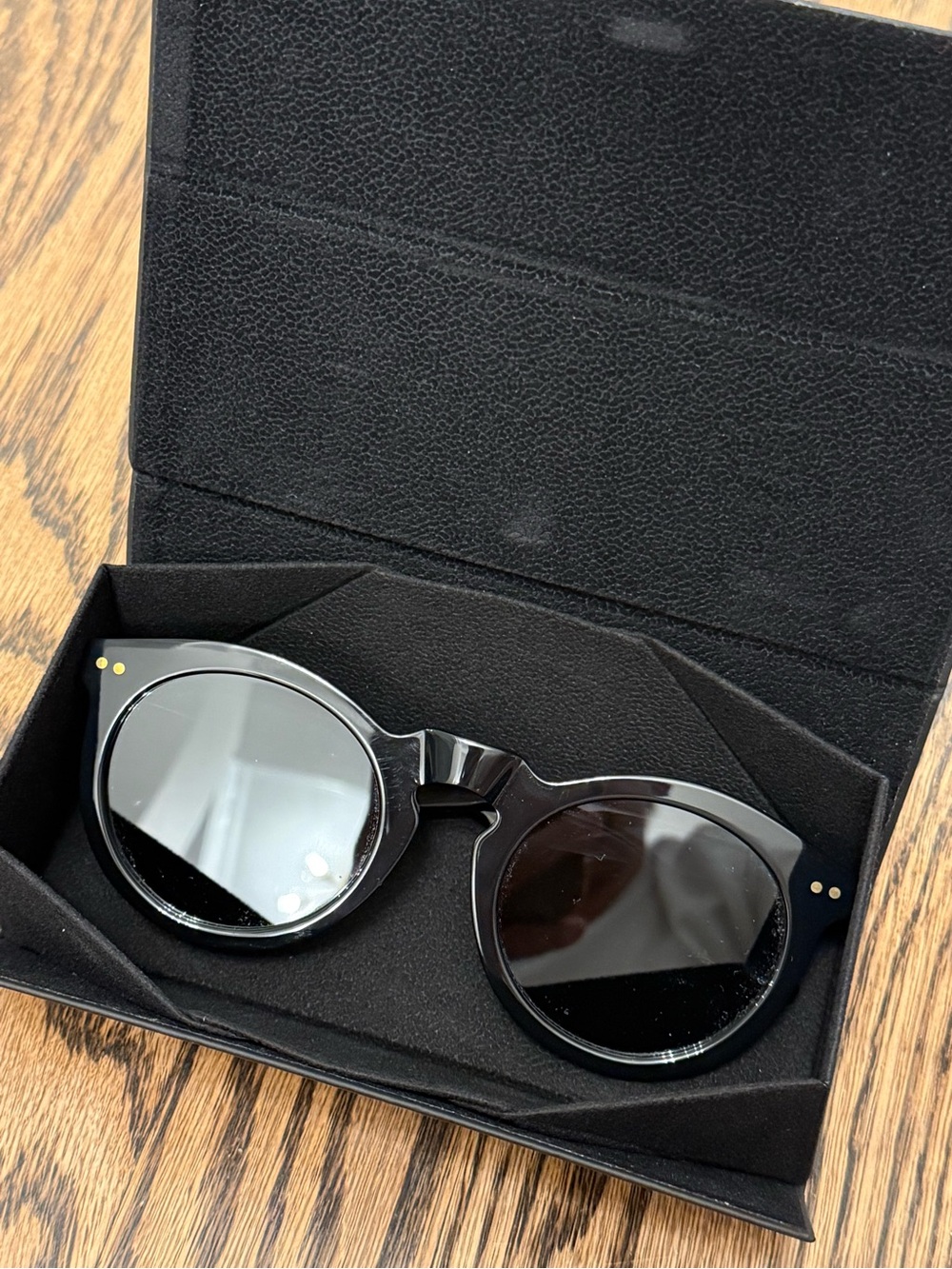 Heidi Merrick EX-PAT sunglasses - like new - Picture 6 of 7